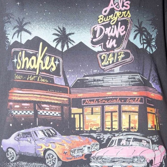 SOLD Brandy Al’s Burger Cropped Oversized Tee - Picture 4 of 4